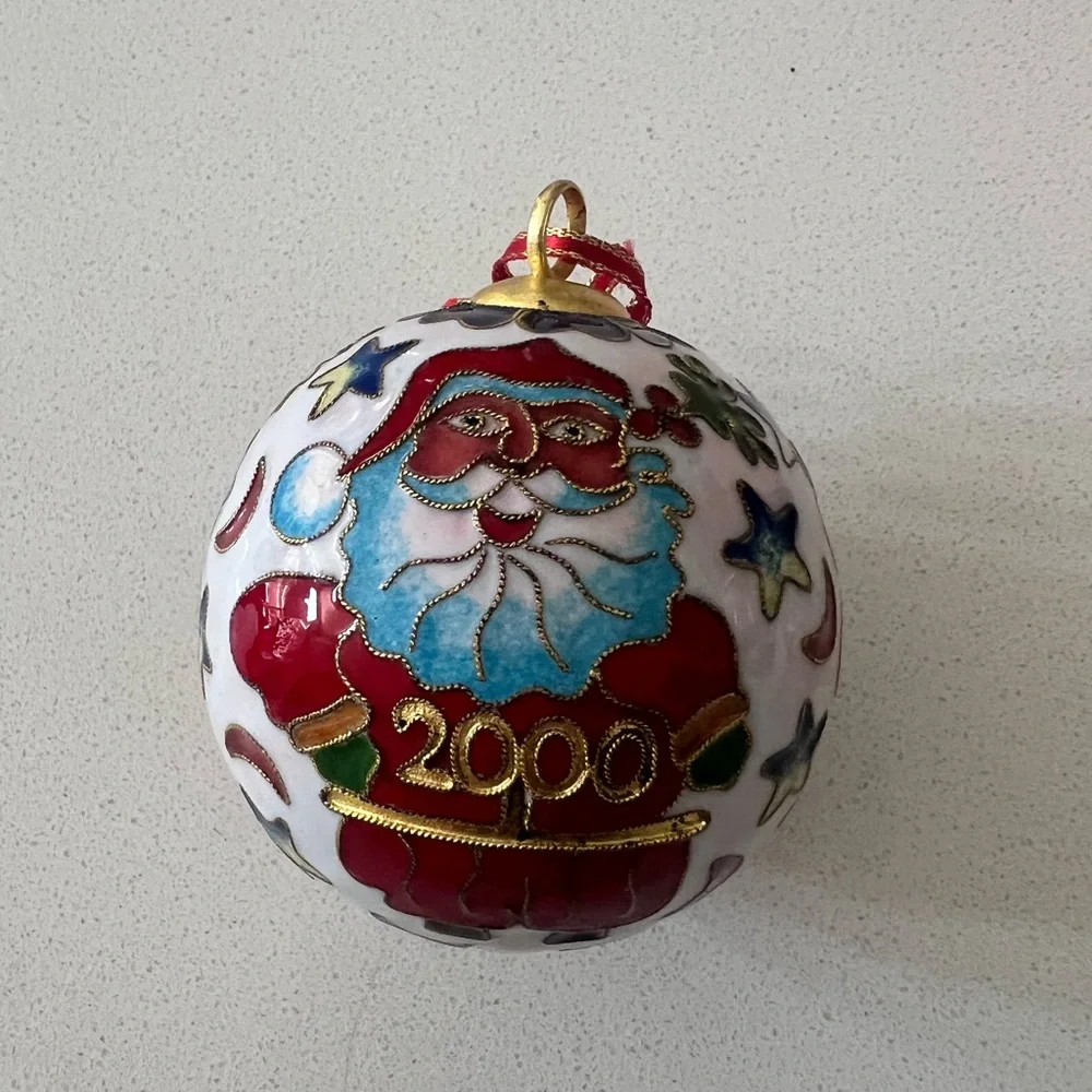 Vintage Cloisonné Santa 2000 Round Christmas Ornament In‎ Box